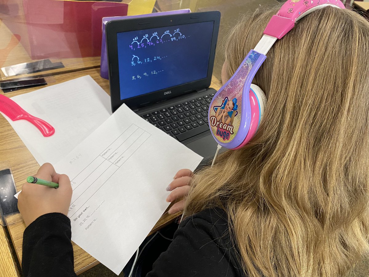 Always love working with <a href="/ChristinaCerra/">Christina Cerra</a> and her amazing 4th graders! She is utilizing a blended learning model create personalized learning pathways for each child to teach math concepts. 💯
