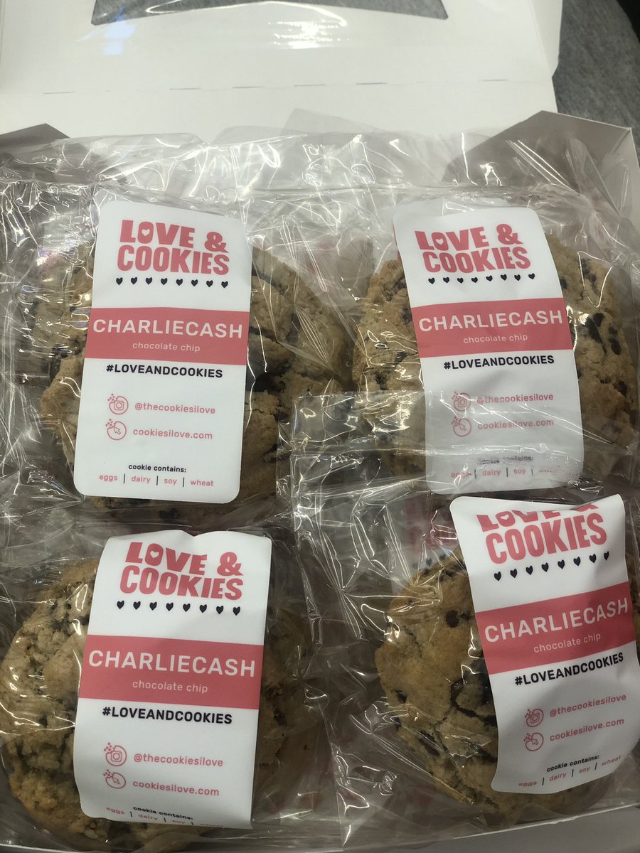 Freshman Activities underway thanks to my partner, Mr. Espinoza!! Designing C/O 2025 T-Shirts👚 w/ some cool kids! Huge thanks to our 9th Gr counselors <a href="/BelHerrera1/">Bel Ports</a> Mr. Boren + <a href="/MagistraAguirre/">Magistra Aguirre</a> + @LTPALS + <a href="/lthspto/">LTHSPTO</a> for helping pull off a great time!