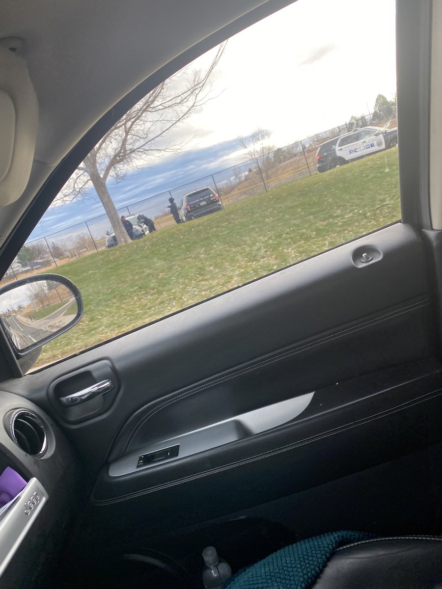BethnayMPorter's tweet photo. 5 cop cars, no cops searching yet at Countryside Park, I should say that Countryside is 10 acres so a lot of areas to search in #westminsterco #findlilly @Nerdy_Addict @901Lulu https://t.co/BAhJcqyN1k
