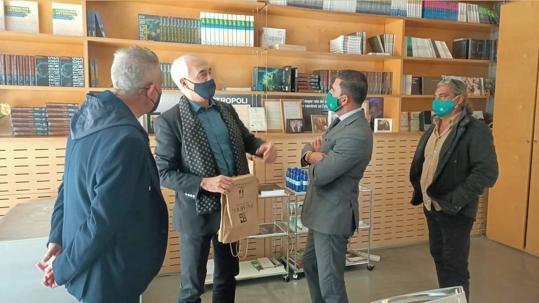 AparicioDamaso's tweet photo. Satisfactoria reunión en la @FundMetropoli con Alfonso Vegara y Gabriel Escobar, en la que hemos hablado de proyectos medioambientales muy interesantes para #Orihuela.
#PresenteyFuturo
#TodoPorOrihuela
#EstoFunciona https://t.co/oeXkKIsaCP