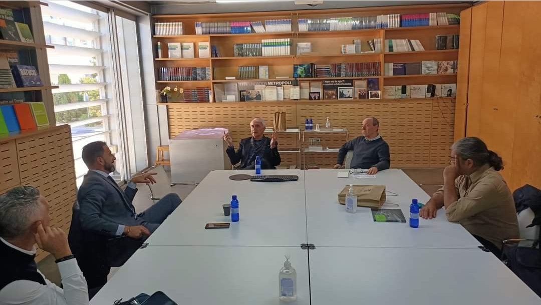 AparicioDamaso's tweet photo. Satisfactoria reunión en la @FundMetropoli con Alfonso Vegara y Gabriel Escobar, en la que hemos hablado de proyectos medioambientales muy interesantes para #Orihuela.
#PresenteyFuturo
#TodoPorOrihuela
#EstoFunciona https://t.co/oeXkKIsaCP