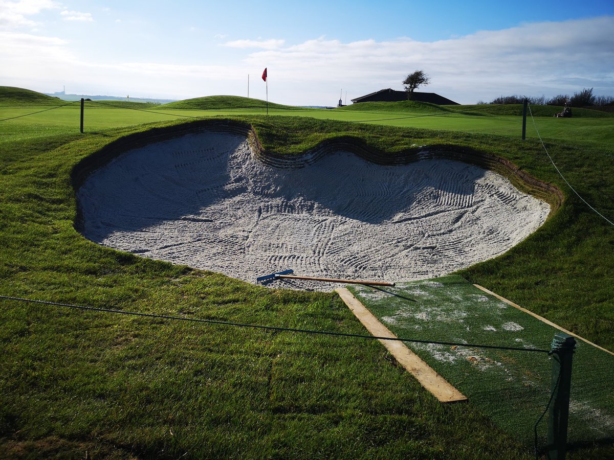 b4 &amp; after <a href="/DykeGolfClub1/">Dyke Golf Club</a> tired old bunker with stone &amp; contamination now a fully sealed signature bunker with clean sand, sharp edges, no contamination &amp; long term guarantees - sand line reflecting movement of mounds around green complex #transformation #courseimprovements