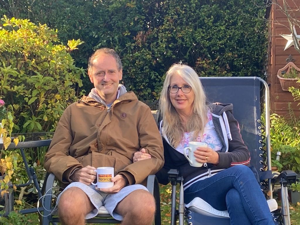 CityHospice's tweet photo. Following a diagnosis of lung cancer, City Hospice cared for Eben’s husband Kevin at home during the pandemic.

Eben has kindly shared her story: https://t.co/VtN4dOczFm 

#LightUpALife https://t.co/TvjMO8UrTn