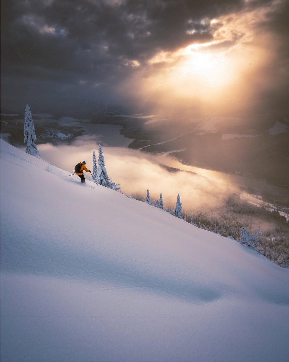 Most of you know me as a landscape photographer, but come Winter this is my main passion. I ski a lot. I chase snow and lines down mountains. It makes me smile like nothing else. I will for sure be incorporating some ski photography into the NFT world. What's your true passion?