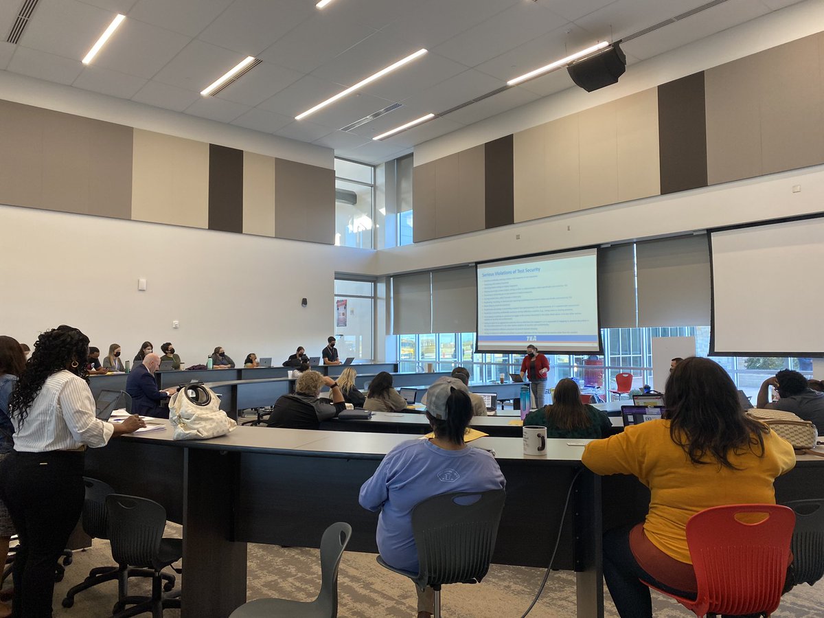 JessikaHearne's tweet photo. #MSHS #EarlyBirdProfessionalLearning #PreparingForUpcomingSTAAREOCTesting @SpencerAndreD @MikePerkins_PLC @AlejandroGongo1 #Commitment #Dedication #AnythingForOurScholars #MakeAnImpact #WeLoveOurScholars #ManorSeniorHighSchool https://t.co/8s7FsLSENQ