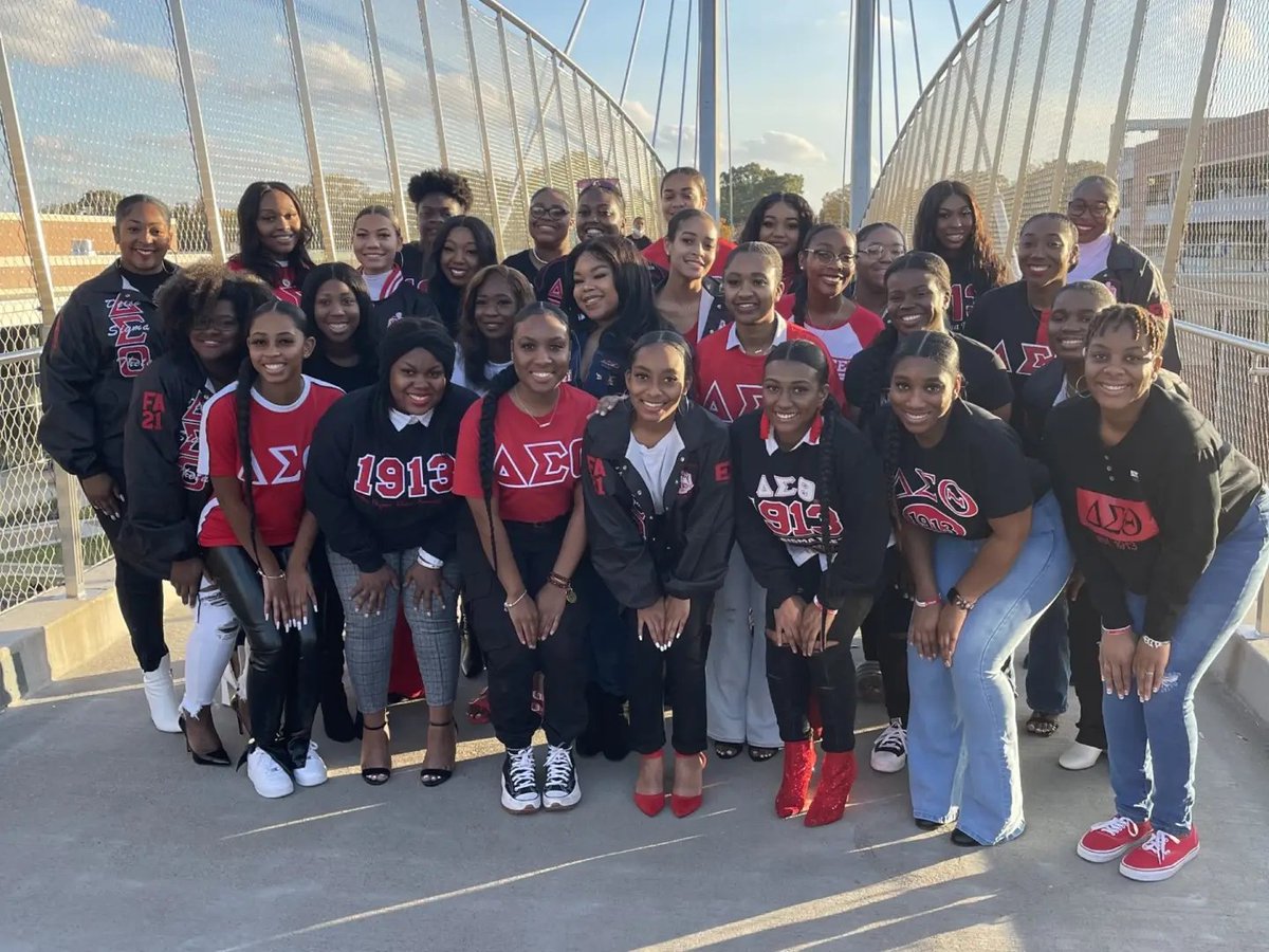 sctacDST's tweet image. Congratulations to the newest members of the Epsilon Kappa Chapter of Delta Sigma Theta Sorority, Inc.: The 34 S.H.A.D.E.S. (Fall '21) at The University of Memphis! Welcome to Delta WORK!  #DST1913 #SRDST #CollegiateConnection #sctacDST