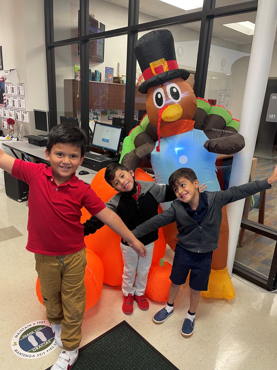 goodgators's tweet photo. We are #THANKFUL for our #GoodGators! #WorldChangers #FourHousesOneFamily #CFBISD @CFBISD @DrChapmanCFBISD @AgueParedes @TrevinoTweetsED π¦π§‘ππππ€ https://t.co/oEMAqeBgKW