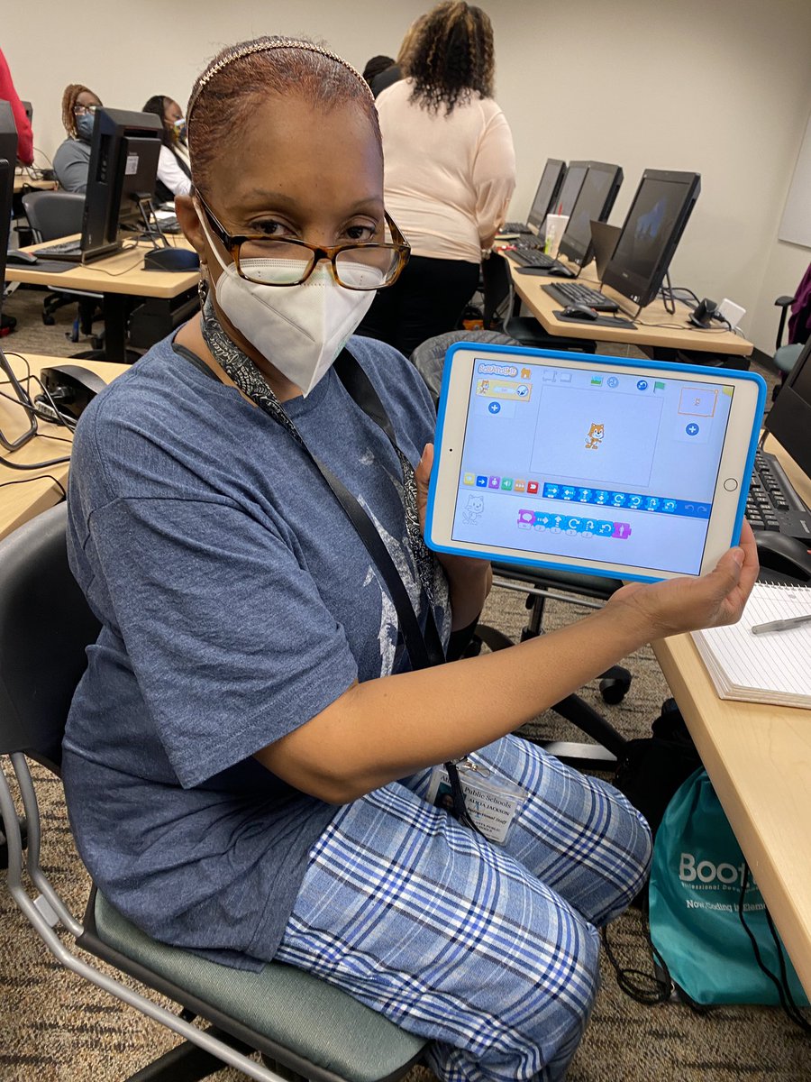 Media_KindeziW's tweet photo. Enjoying 🙌🏾the @BootUpPD Amazon Boot Up Coding Training! Can’t wait to introduce our scholars to fields in computer 💻science. @DioneDSimon @APSHAES @DrBEBradley @amazonnews @DrArnoldAP_HAES @apsupdate https://t.co/21IiItakTH