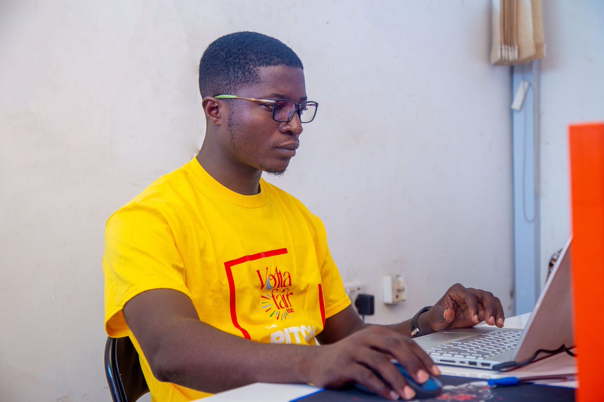 NodeEight's tweet image. Win a branded #PitchContest T-Shirt from Ho Node

How to win

1. Follow @honodehub @volttsfakr.
2. Post The  Pitch Contest flier on your page with #Volta #HoNodeHub hashtag 
3. Invite friends to like, share and tag other friends 

Post with the highest interaction wins T-shirt