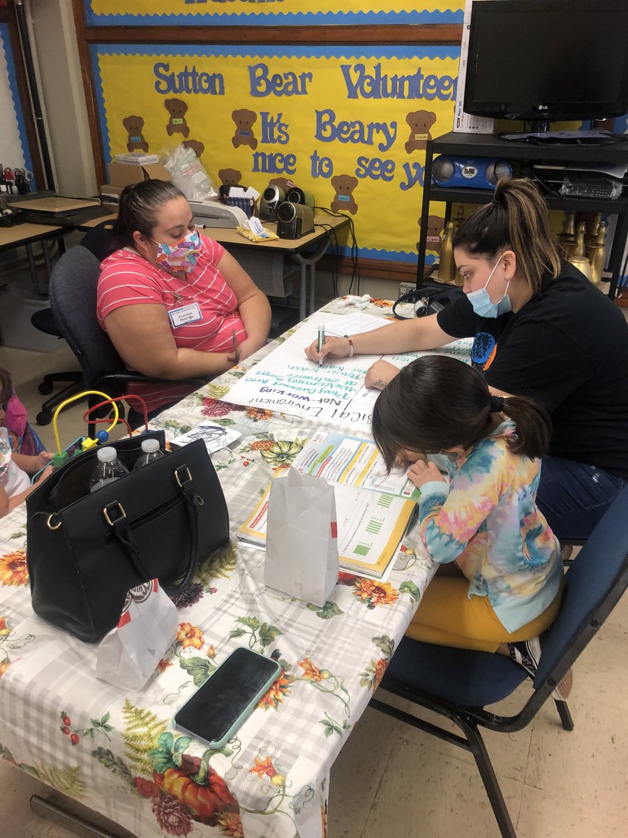 SuttonES_HISD's tweet photo. Family friendly school walkthrough this morning! 🤩@HISDFACE @MKT_FACE https://t.co/aThVn8PMd2