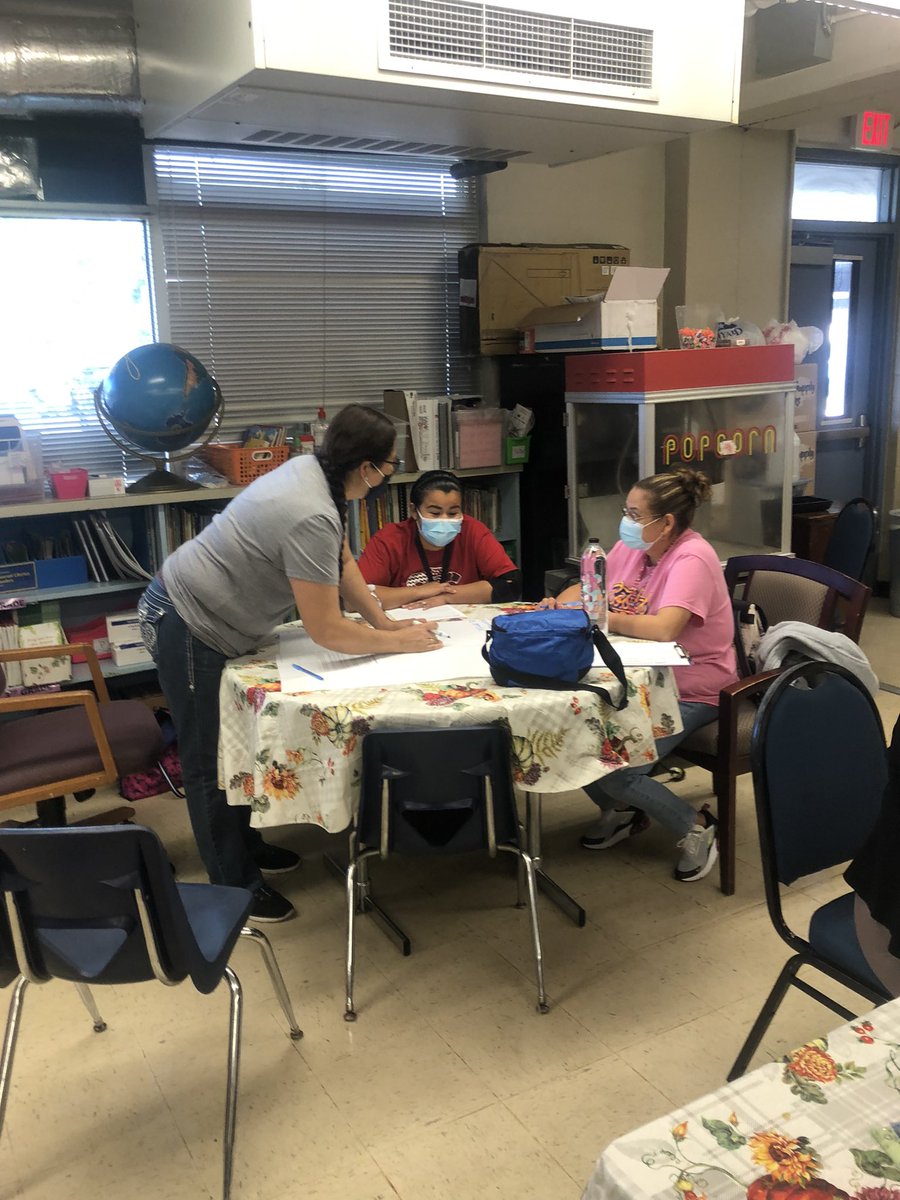 SuttonES_HISD's tweet photo. Family friendly school walkthrough this morning! 🤩@HISDFACE @MKT_FACE https://t.co/aThVn8PMd2