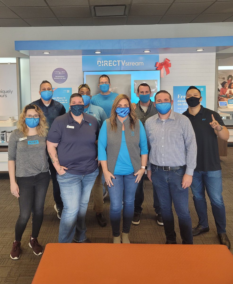 Always love getting out in the field visiting stores with our amazing Cellworld partners and meeting their sales team. Looking for a 💪🏻 finish to 2021.  <a href="/CareyReyna1/">Carey Reyna</a> <a href="/KAMOBradleyP/">Pissed off Patriot</a>  <a href="/Bwest28/">Bryan West</a> @We_AR_West <a href="/ATT/">AT&T</a> <a href="/AlyssaMoore_12/">Alyssa Moore</a> <a href="/KAMOkonnects/">𝐾𝐴𝑀𝑂</a>