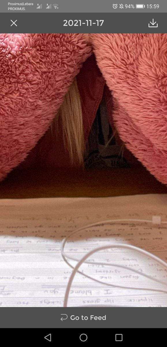 hiprcs's tweet photo. in hanwoom's latest podols post you can see she's studying (and maybe writing?) lyrics! one of the songs is kiss me more by doja cat, maybe the next onetwo cover? 👀 https://t.co/r1LqhqwxG8