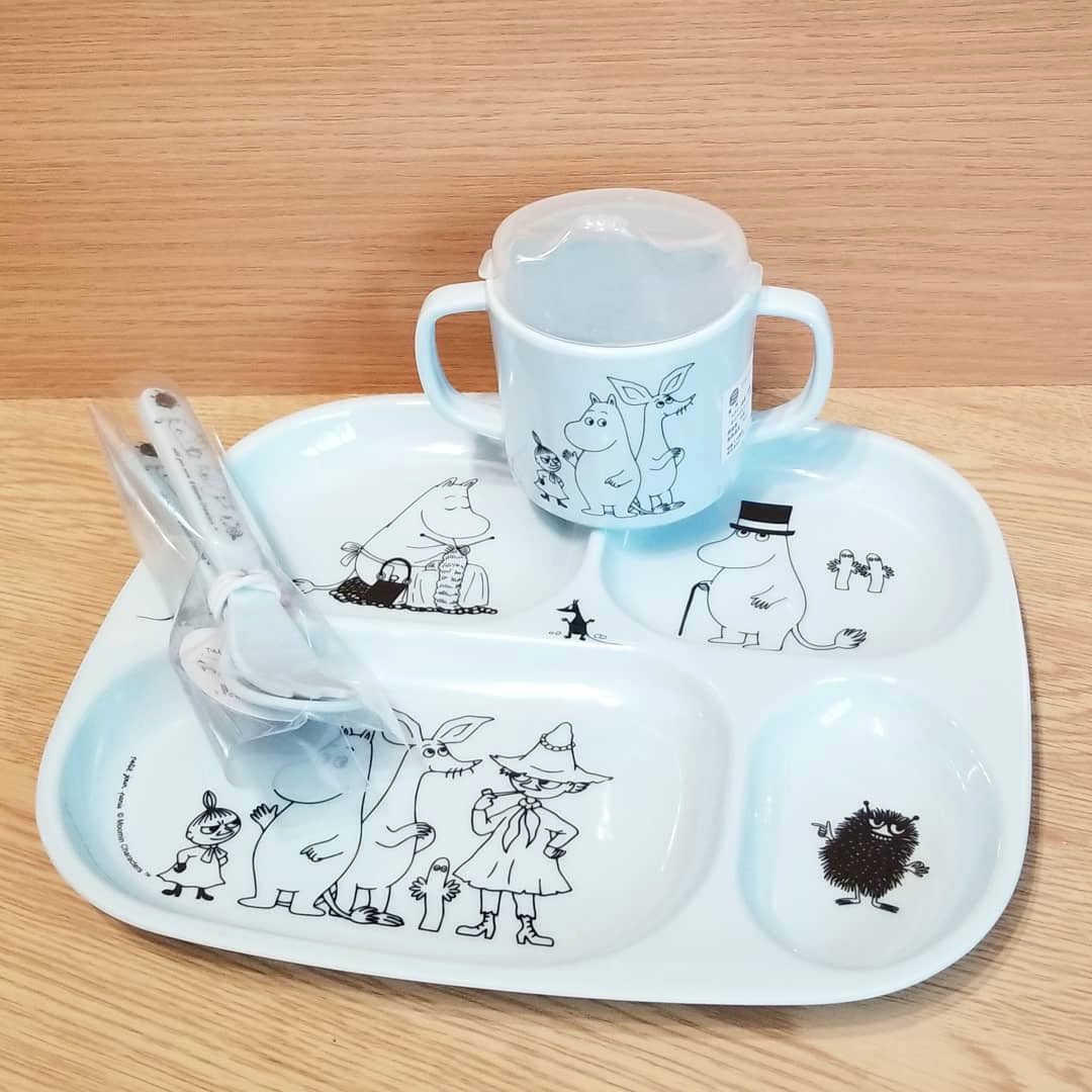 ratogin's tweet photo. 本日もムーミン商品からチョイスしました♪
メラミン樹脂ベビーセットはプレート・カトラリー・マグがついております！日本製です。

世界で最も汚染された海のひとつ、バルト海を守るためのキャンペーンが #OURSEA です。
2021年の7月まで行われていました。

#ラトビック
#ムーミン https://t.co/RMRr290lPz