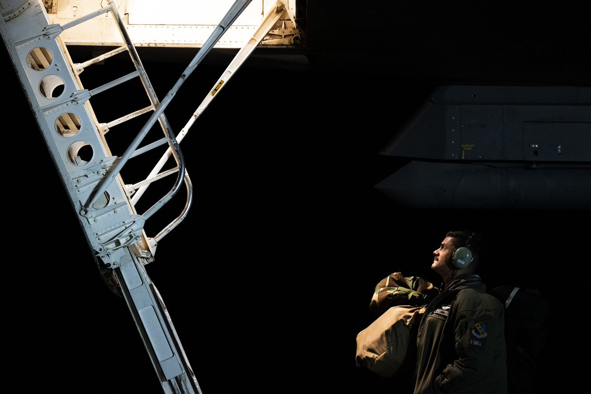 HQUSAFEAFAF's tweet image. The 9th Expeditionary Bomb Squadron’s B-1B Lancers soared over Eastern Europe during a @nato fighter integration mission through the Black Sea region over the weekend.

Read more: go.usa.gov/xe94S

@US_EUCOM @DeptofDefense @US_Stratcom @AFGlobalStrike @usairforce