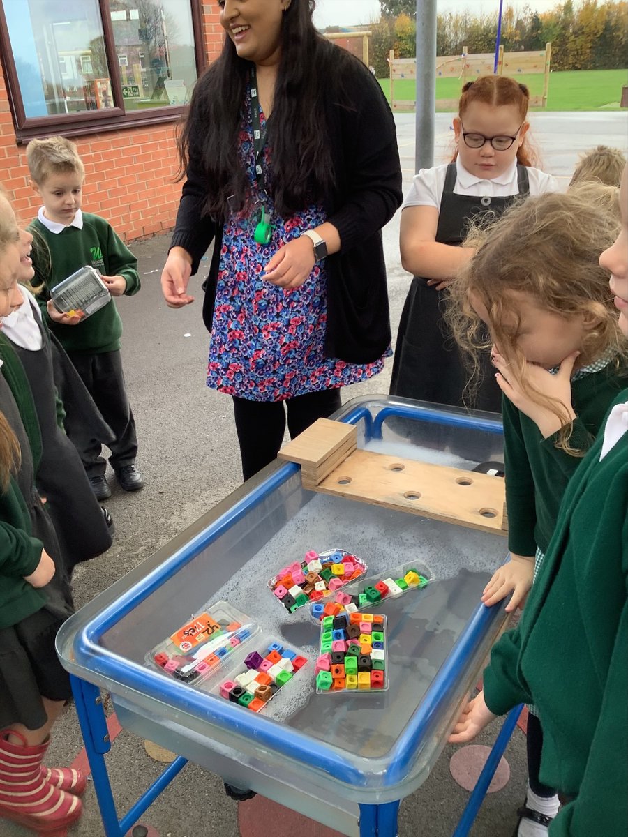 WoodlandsPriAc's tweet image. In Y2, we have been learning about the Bridgewater Canal. We discussed why the canal was built &amp;amp; how it&apos;s used differently today. We predicted which container would be most effective in carrying goods &amp;amp; had lots of fun testing our predictions #awesomeinventions #enjoythriveaspire