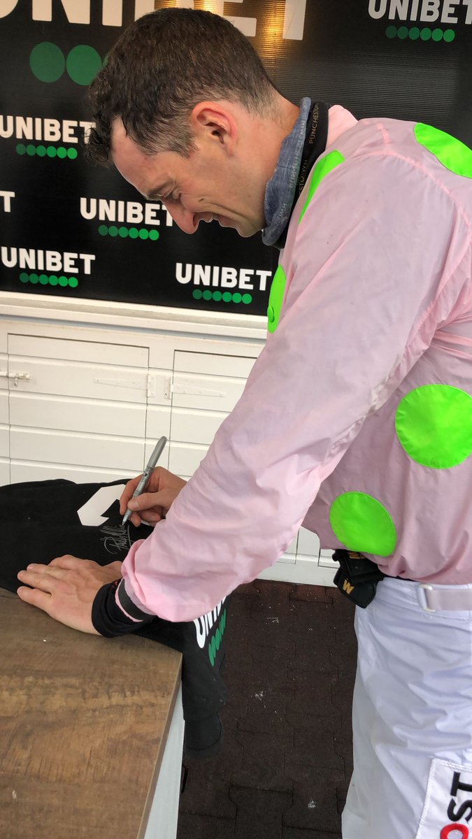 🚨 WIN SHARJAH'S SIGNED SADDLECLOTH FROM THE UNIBET MORGIANA

For the chance to win Sharjah's saddlecloth from the Unibet Morgiana signed by Willie &amp; Paddy Mullins

1⃣ RT this post
2⃣ Follow <a href="/UnibetRacing/">Unibet Racing</a> 

Winner chosen Mon 22 Nov @ 5pm

🔗 unibet.me/MullinsSaddleC…

#WinWednesday