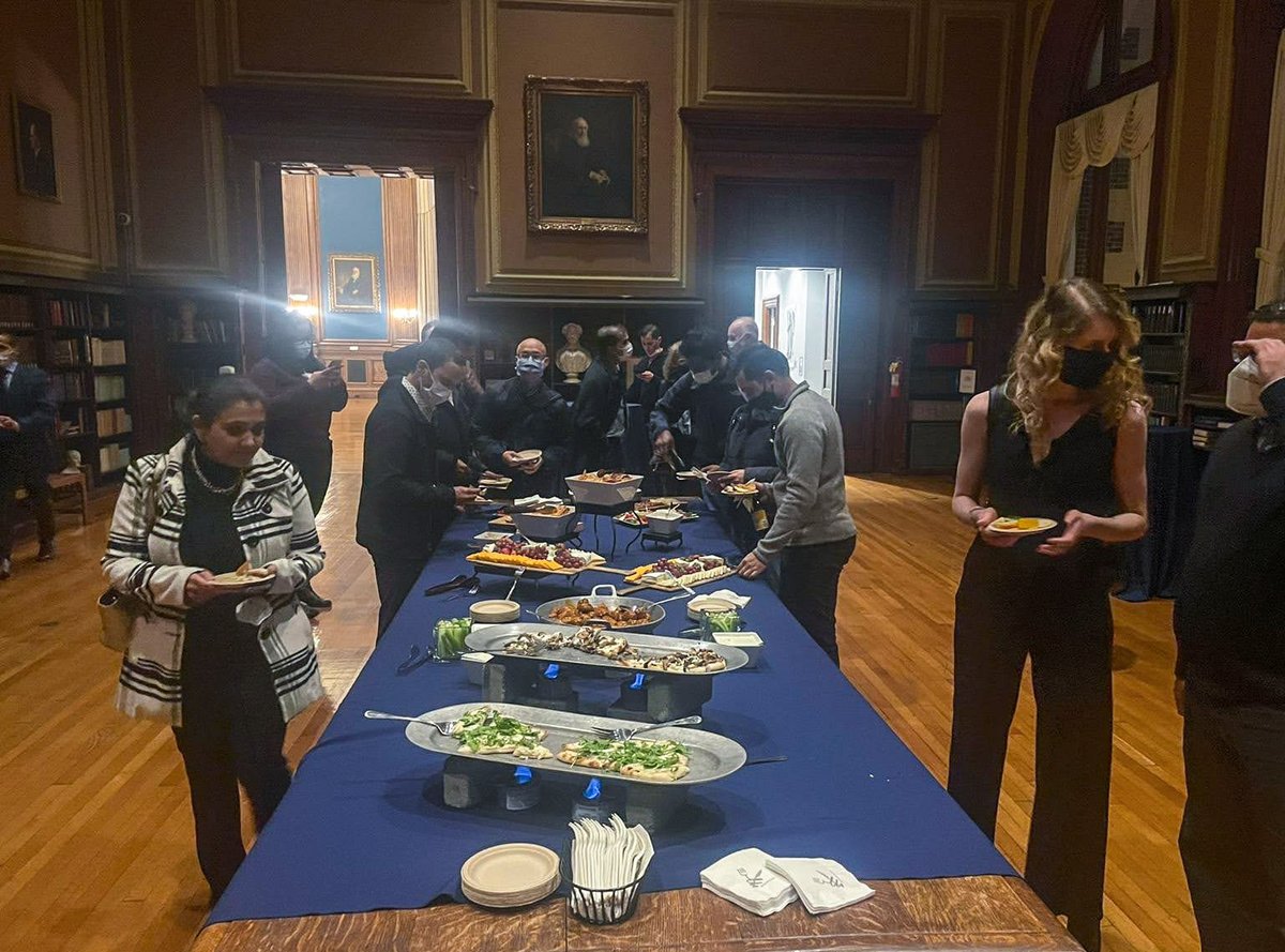 JeffersonRads's tweet photo. A huge congrats to Dr. Adam Flanders (@BFlanksteak), the annual honoree of Philadelphia Roentogen Ray Society, introduced by Dr.Vijay Rao!
#PRRS #AnnualHonoree #LifeAtJeff #radiology @FutureRadRes @CollegeofPhys Photo credit @ChrisCalixteMD https://t.co/gz3NoN6I8Y