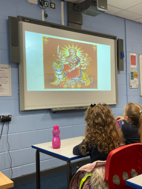mwcpy3's tweet photo. Year 3 went to @OBAcademy this morning to learn about Hindu gods for our #MWCPre #InterFaithWeek https://t.co/mutfxWwbS1