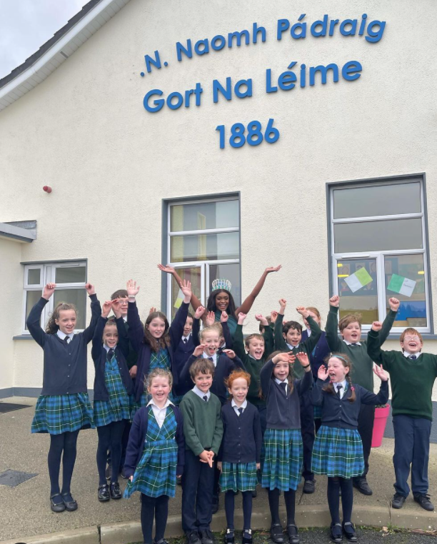 Variety_Ireland's tweet photo. โค๏ธOur wonderful Ambassador @Pamela_Uba was in Galway yesterday to start the roll out of #iPadsforSchools which will see very NS in the county receive an upcycled iPad thanks to @comerhomesgroup ๐ฑ๐ฅฐโค๏ธ
#VarietyKidsCan #HeartofLearning #Sustainability #EducationForAll #MissIreland https://t.co/RHVti4M2xQ