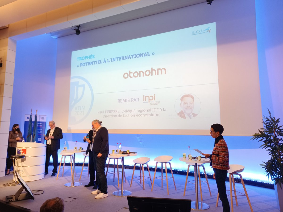 INPIFrance's tweet image. 👏 Félicitations à @OTONOHM à qui nous remettons le prix du «Potentiel à l&apos;international» ! 

📟 Cette start-up conçoit une batterie ayant la plus basse empreinte carbone du marché.

#FrenchTechRI #TechItAboard #RIFT2021
