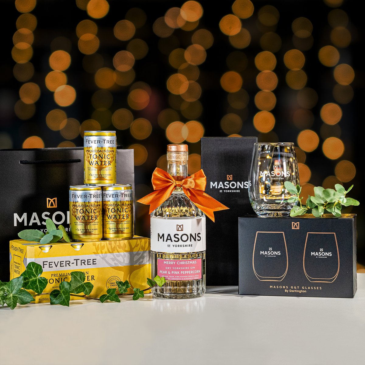 MasonsGin's tweet photo. 🎉 COMPETITION 🎉

We want to spread a little early Christmas cheer by offering you the chance to WIN one of our Xmas G&amp;T bundles.

For a chance to win, you need to:
- Follow our Twitter account
- Retweet this post
- Sign-up using this link: https://t.co/rf719HRQvZ

T&amp;Cs below 👇 https://t.co/oviW06vfTI