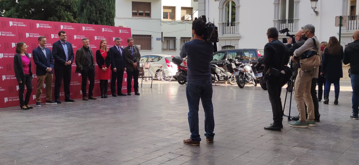 Los seis galardonados con los #PremiosReiJaume atienden ahora a los medios de comunicación, a dos días de la ceremonia de entrega.
@licia_verde @cabralestweet @BatlleLab @FernandoVallada @nuriaoliver @CongNavarra

#ciencia #investigación #Emprendimiento