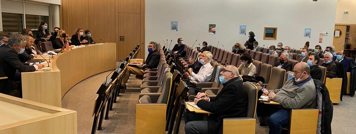 RoissyDev's tweet photo. 【Réunion Spéciale ZAE】
Présentation de l'état d'avancement des parcs d'activités du territoire de @RoissyAgglo hier par les aménageurs @gpamenagement #JMGPARTNERS #GroupePanhard @SogelymD   #SEMAVO #RHEA #SEMMY https://t.co/2VdpsTKdsB