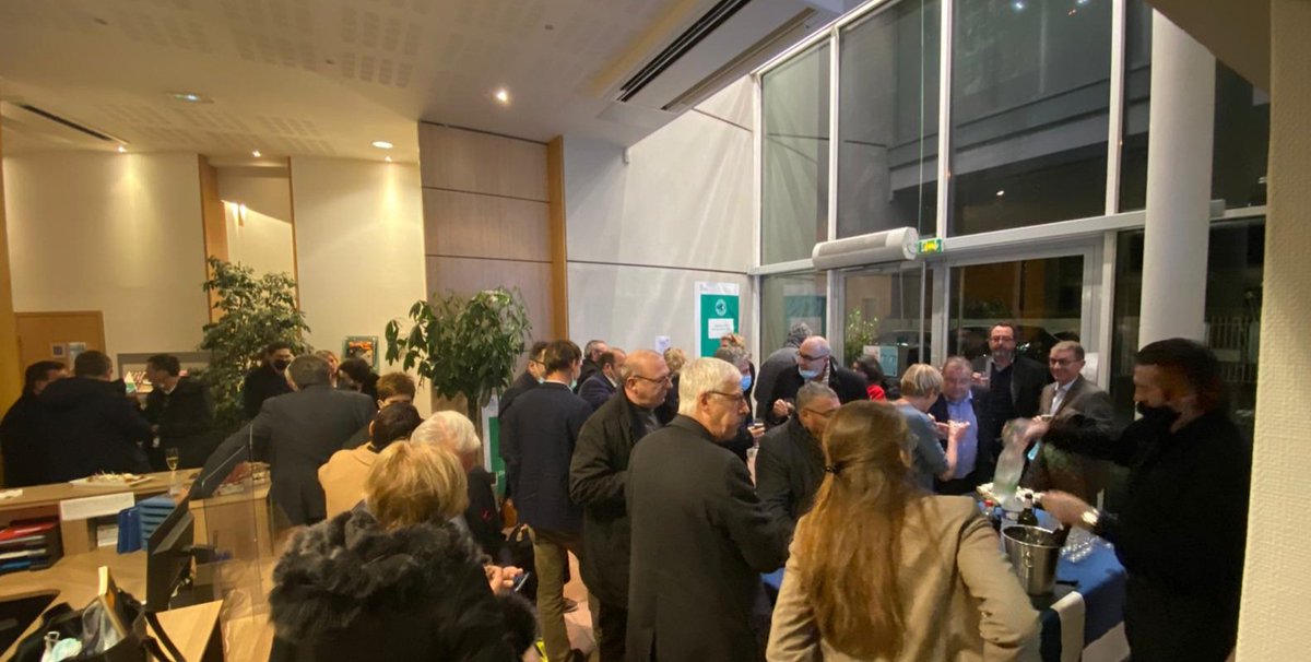 RoissyDev's tweet photo. 【Réunion Spéciale ZAE】
Présentation de l'état d'avancement des parcs d'activités du territoire de @RoissyAgglo hier par les aménageurs @gpamenagement #JMGPARTNERS #GroupePanhard @SogelymD   #SEMAVO #RHEA #SEMMY https://t.co/2VdpsTKdsB