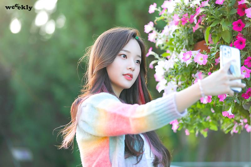 weeeklyesp's tweet photo. (3/3)
#Weeekly #위클리 @_Weeekly
#LeeSoojin #이수진 https://t.co/NdGsx9kH3O