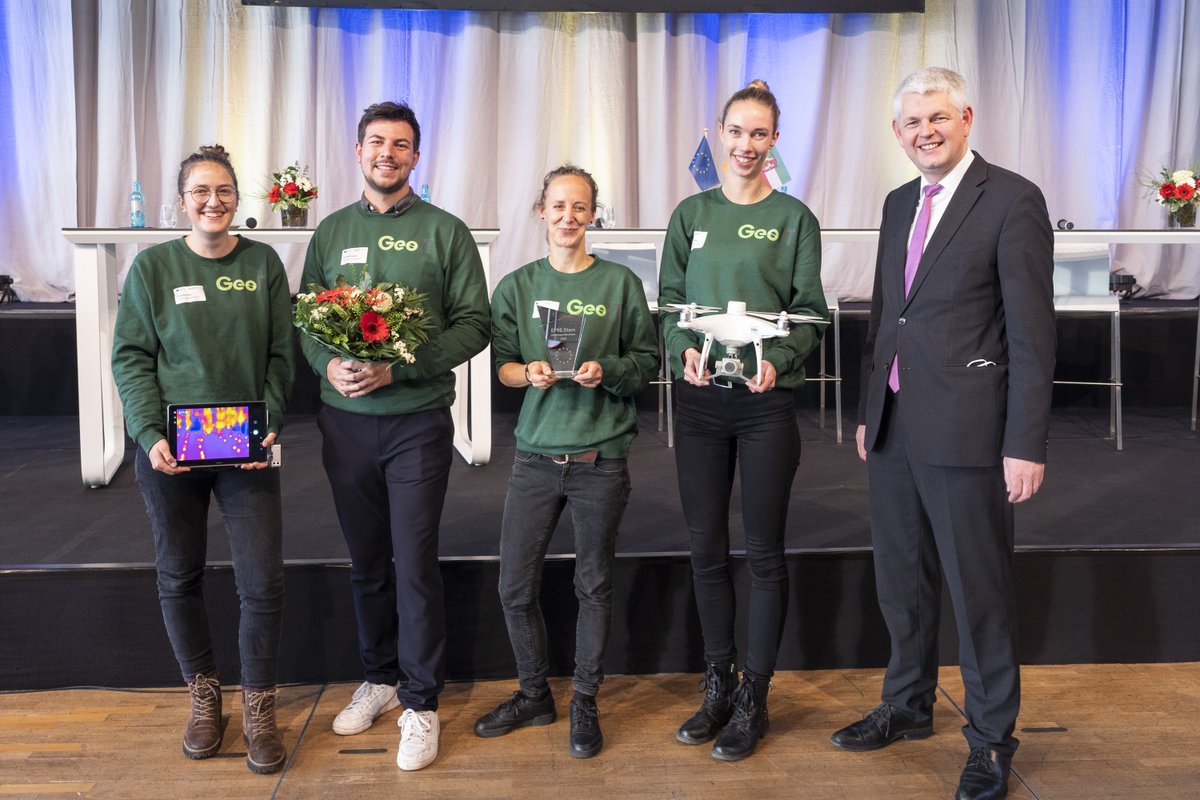 efre_nrw's tweet photo. Auch unser #EFRENRW-Projekt #GeoIT - digitales Mensch-Umwelt Schülerlabor war erfolgreich beim #EFRESTARSNRW. Wir gratulieren zum 3. Platz. @Uni_Wuppertal @zdiNRW #MINT #Digitalisierung #EUinmyRegion Foto: Bernd Lauter https://t.co/ly3W9M8w7R