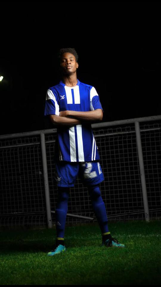 Accra_Blue's tweet photo. We're wishing The League's Best RB @leroy55580708 a happy birthday! 🎂 🥳 https://t.co/VZhNLiOjV6