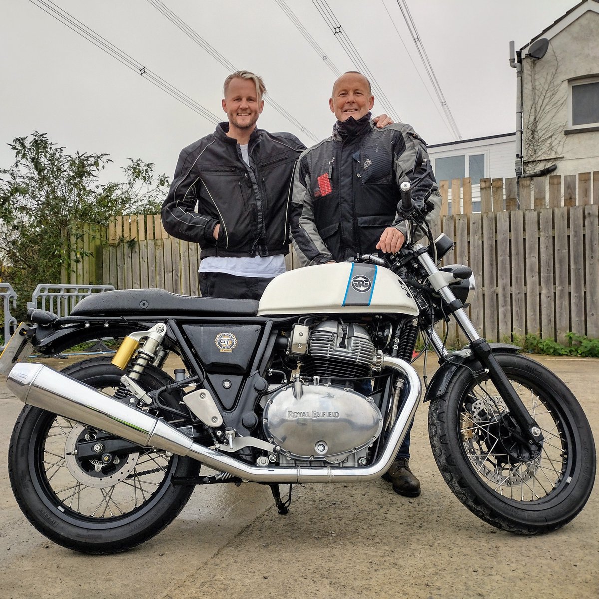 BBikers1's tweet photo. Richard came by to show us his beautiful Royal Enfield, it looks gorgeous and sounds lovely😍
In other news - Richard junior joined us for a CBT+ session where he developed more confidence on the road on a geared bike - Brilliant!😃
#bbikers #bbrilliant #unlockyourfreedom https://t.co/c58fWg9uhu
