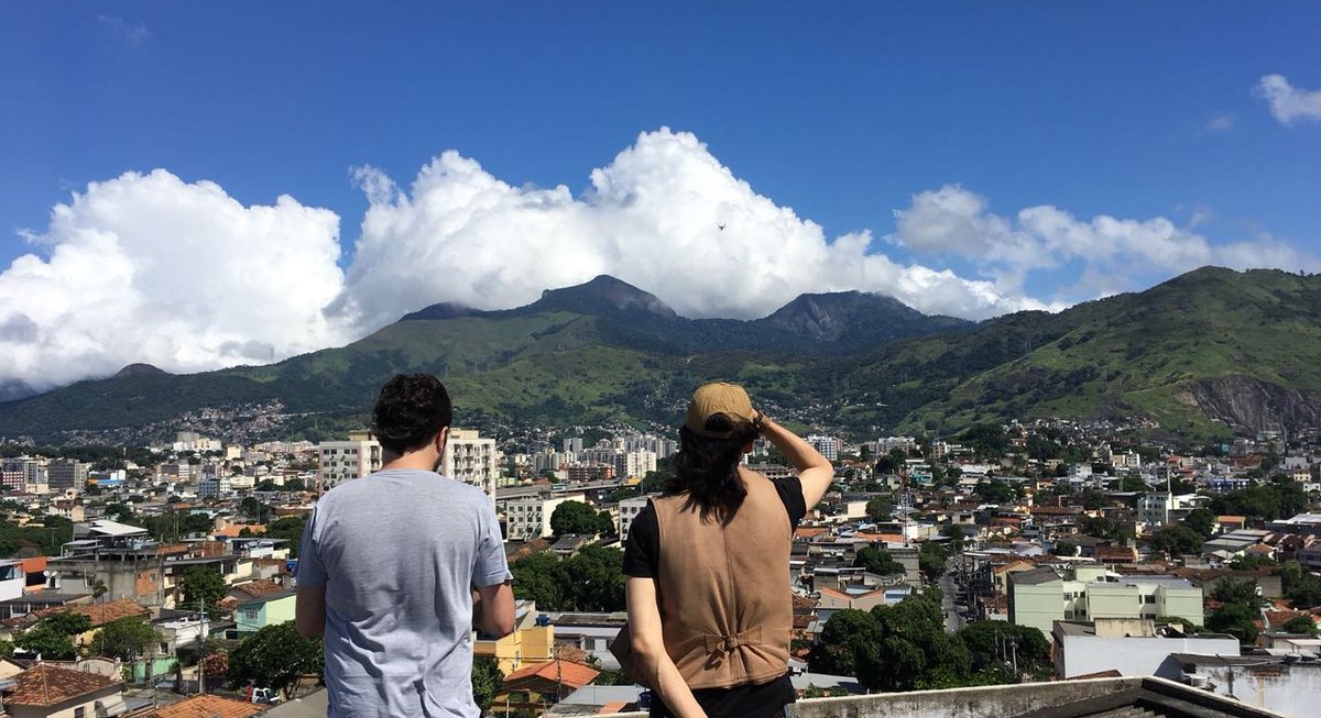 [ Emission "Le 13/14" ]
👉Brésil, poésie &amp; politique sont au 🧡 du docu de <a href="/FilipeGalvon/">Filipe Galvon</a>. 👉 Zoom sur les bienfaits des "cours-jardins" 🌳 dans les écoles, avec Audrey.👉 Et parmi les pépites de notre "Monsieur Cinéma"  : "Haut et fort" rappe la liberté
🎧 bramfm.com/podcast/13-14-…