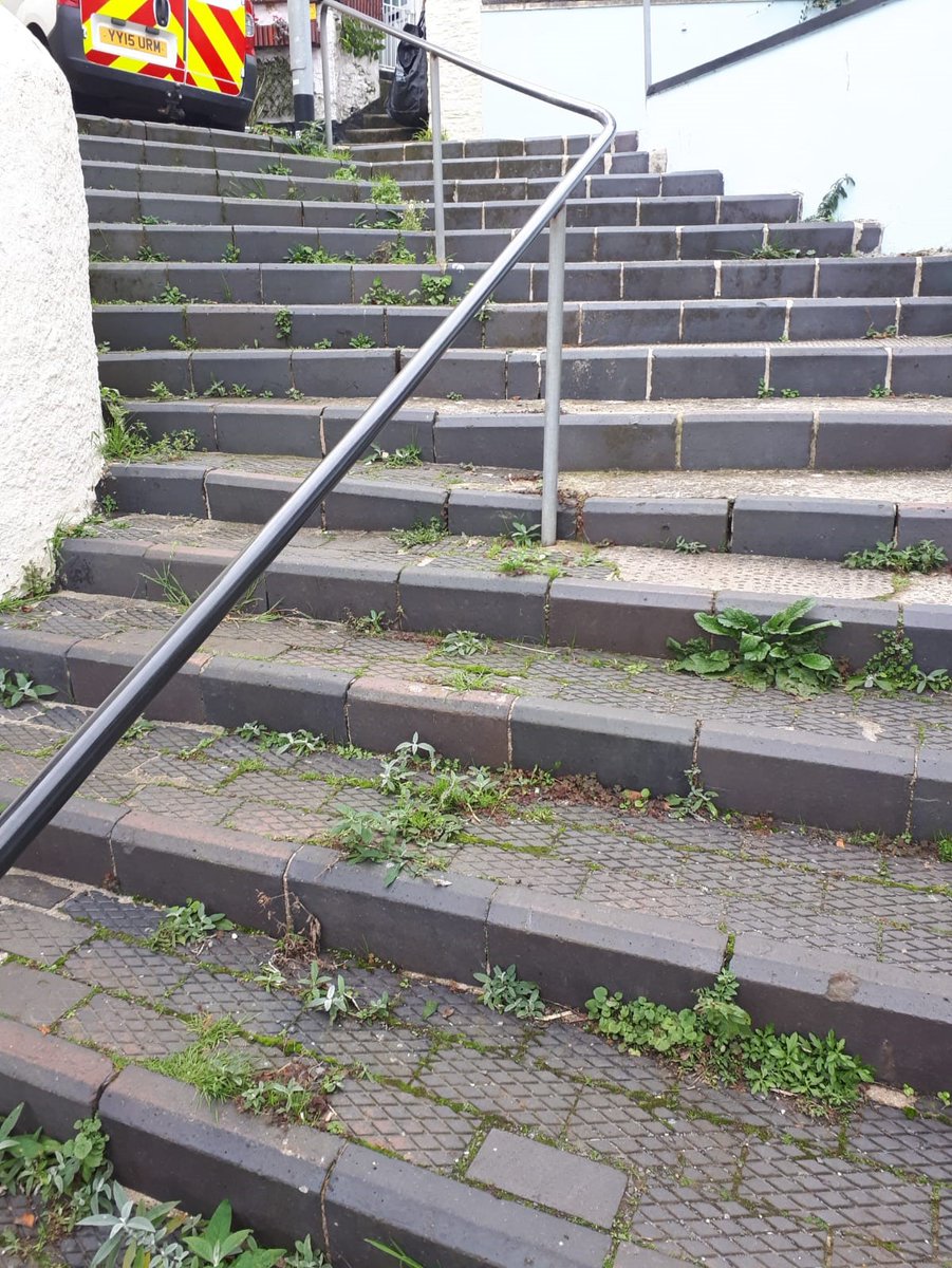 brixhamtc's tweet photo. LENGTHSMEN UPDATE
With this unseasonal weather those 'pesky' weeds keep on popping up 🌱🌱🌱 unlucky for them our lengthsmen were out and about yesterday ensuring Brixham is being kept beautiful 😍
#keepbrixhambeautiful #nomoreweeds #cleansteps https://t.co/0HEvgW7IKd