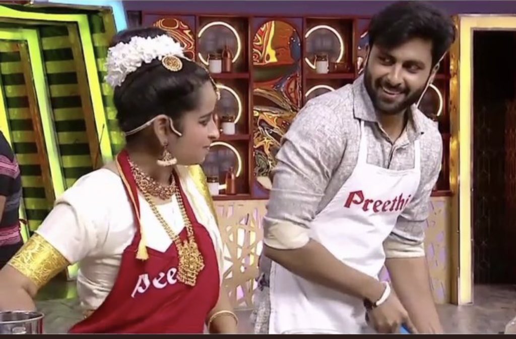 Sweeetttyyy725's tweet image. I want to ivunga onu seranum dot 

Manasula ulathatha pa na soluvan dot 

#noht #elampaiyamatha 
🤣🤣🏃🏃🏃🏃