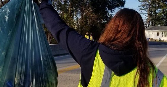RedLandHS's tweet photo. Very proud of you @rl_jrotc A big thanks to all the cadets that came out today and helped keep our part of the highway beautiful! #adoptahighway #rlhs #jrotc https://t.co/CP5i88IOSd
