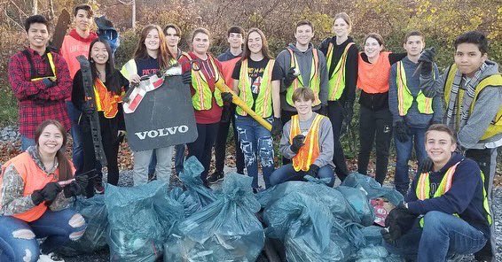 RedLandHS's tweet photo. Very proud of you @rl_jrotc A big thanks to all the cadets that came out today and helped keep our part of the highway beautiful! #adoptahighway #rlhs #jrotc https://t.co/CP5i88IOSd