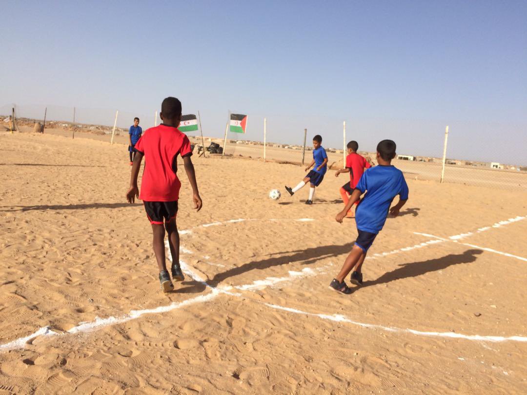 📌 Y ʟʟᴇɢó 📌 
🎉🅗🅔🅡🅜🅐🅝🅐🅜🅘🅔🅝🅣🅞🎊

Desde <a href="/MCLaUnion/">MC La Unión</a> #VacacionesEnPaz de <a href="/lospalaciosvfca/">Los Palacios y Vfca</a> nos donaron material deportivo que ya hemos entregado en los campamentos de refugiados saharauis gracias a la colaboración de la <a href="/aapss/">Sahara Sevilla</a> y <a href="/oficialfsd/">Federación Saharaui de Deportes</a>

Únete a nosotros y colabora