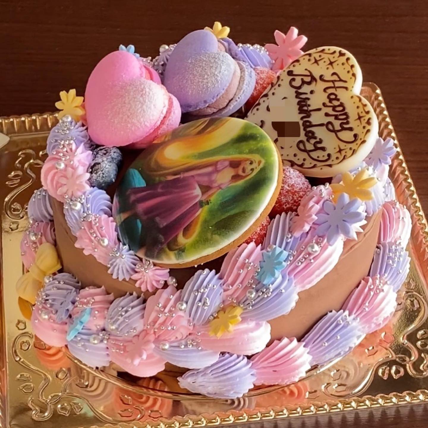 アレルギーっ子のミカタ ケーキ屋ローラ ずーっと前から 出来たらいいのにな って夢想してて でもずっと出来なかったデコ プリンター様のおかげで 遂に叶いました 三つ編みデコレーションに イラスト足しちゃいました ラプンツェル
