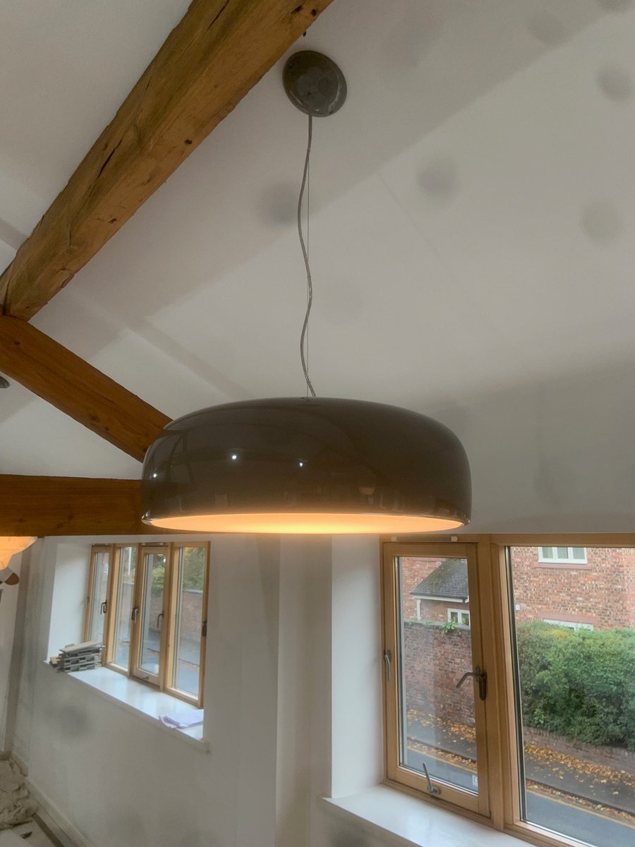 LtdFlexible's tweet photo. We’re into the 4th week of our office refurb at FBI HQ. These stylish Flos ‘Smithfield’ pendant lights have just been installed and we’re ready to treat our oak floorboards to a nice Osmo wax finish! #officerefurb #officefitout #officerevamp #officeinteriors #manchester https://t.co/53BgVpmeGl