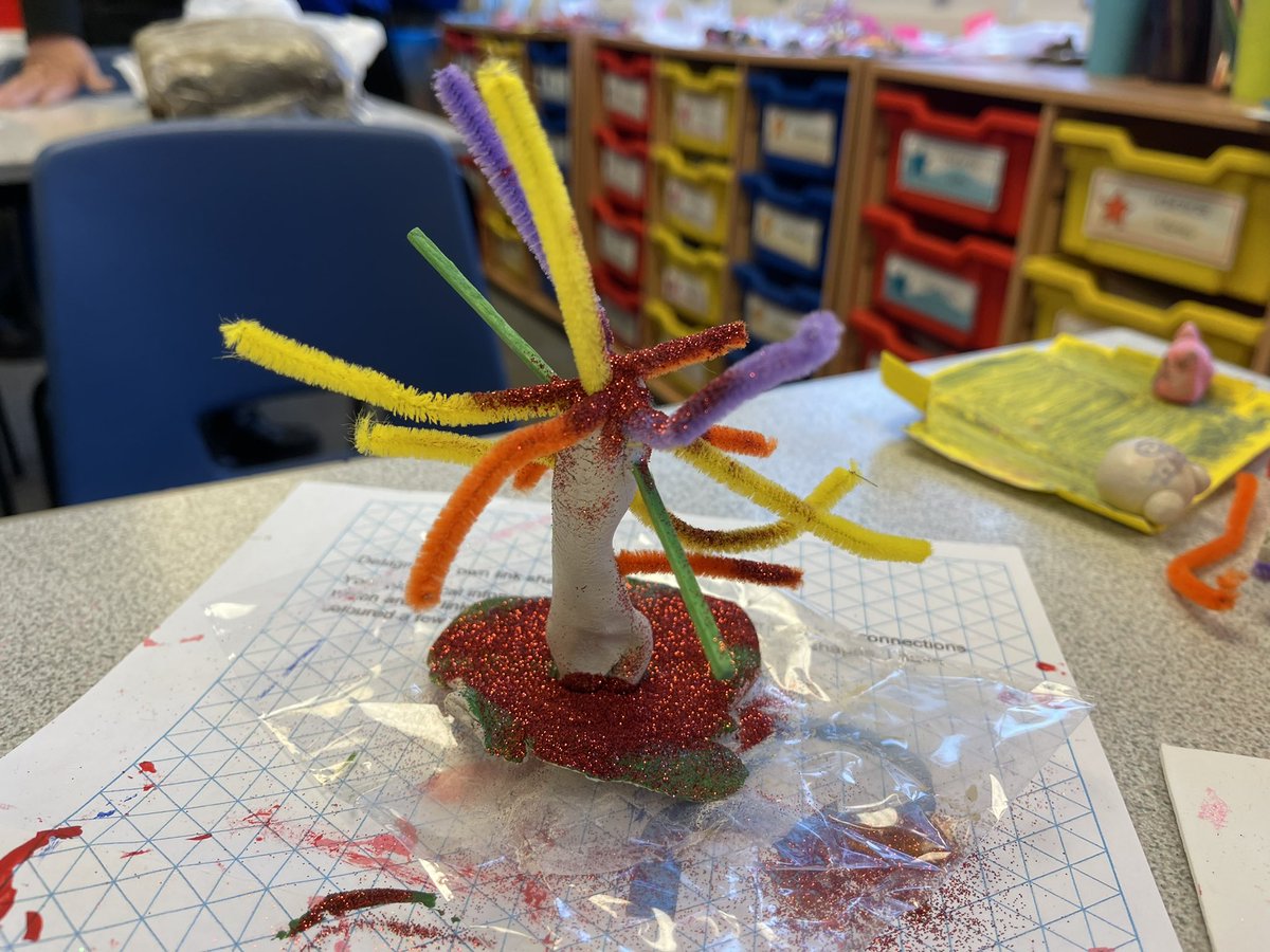 _I_DNA's tweet photo. We have recently had a wonderful time engaging children with the themes of genetics and identity using the medium of art. Some fantastic examples below and in our art gallery https://t.co/nyQiLmPPDE @warwickengages #foss2021 https://t.co/xOA51WKX6d