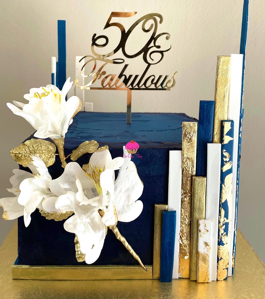 CakeThing's tweet photo. Who knew 50 could look this good?😋💙

#thecakething #50thbirthdaycake #bluecake #50cakeideas #blueandgold #bluegoldcake #johannesburgcakes https://t.co/lcF0qLdf3X