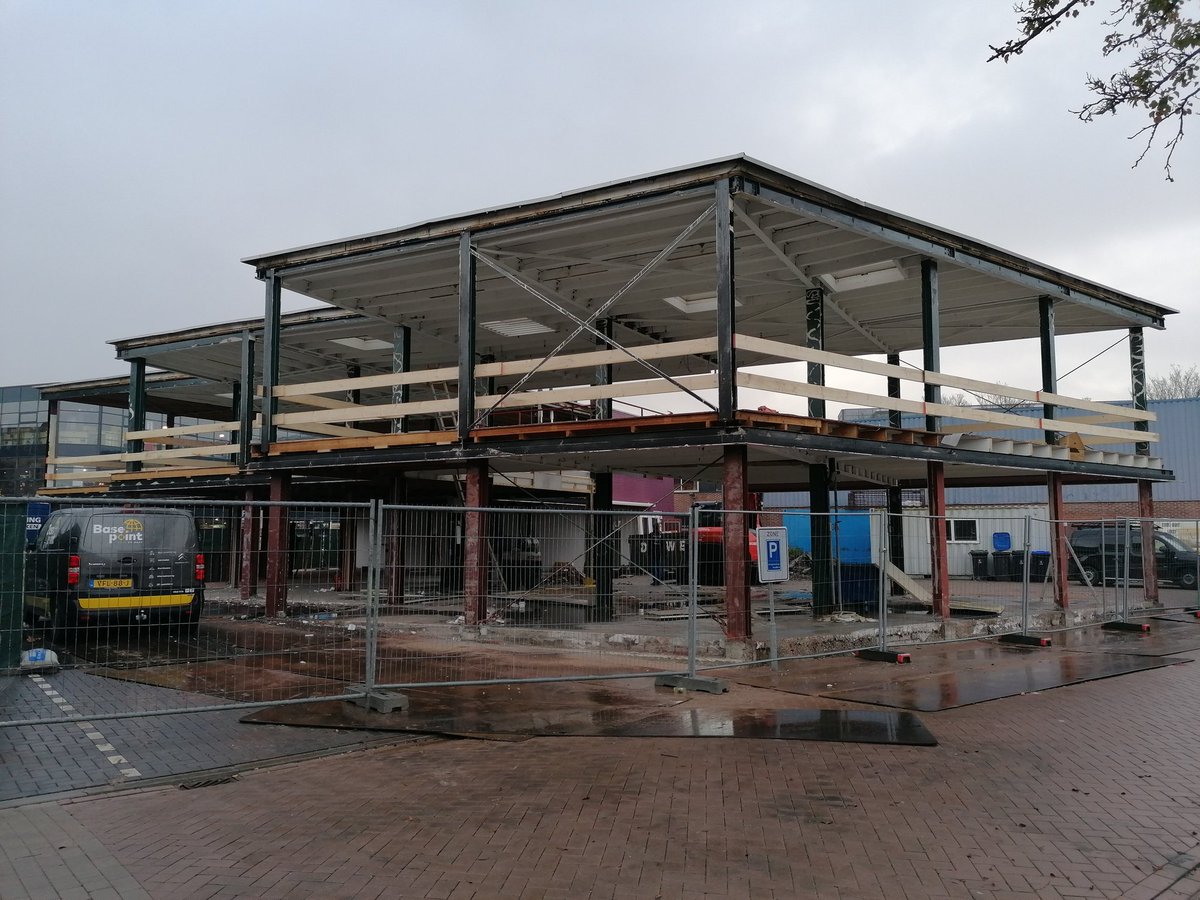 Bedrijfspand Zonnebloemstraat #Goes wordt verbouwd tot 8 appartementen.