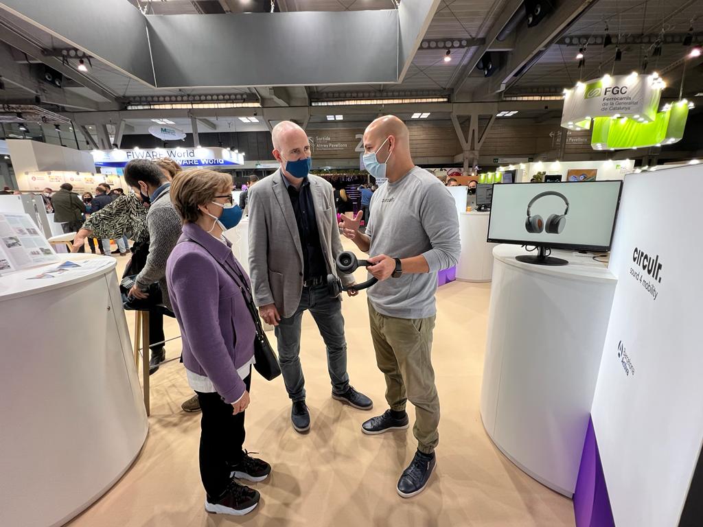 📍 <a href="/felixortega/">Felix Ortega</a> visita els diferents espais de la nova edició de l'<a href="/SmartCityexpo/">Smart City Expo World Congress</a>!

El director general de <a href="/barcelonactiva/">Barcelona Activa</a>, parla amb els/les representants de les #startups innovadores, ubicades a l'estand de <a href="/bcn_ajuntament/">Ajuntament de Barcelona</a>.

<a href="/lovelymaps_/">lovelymaps</a> i <a href="/circulrsound/">Sound for Mobility 🎧</a> són un exemple! 🗣️👏