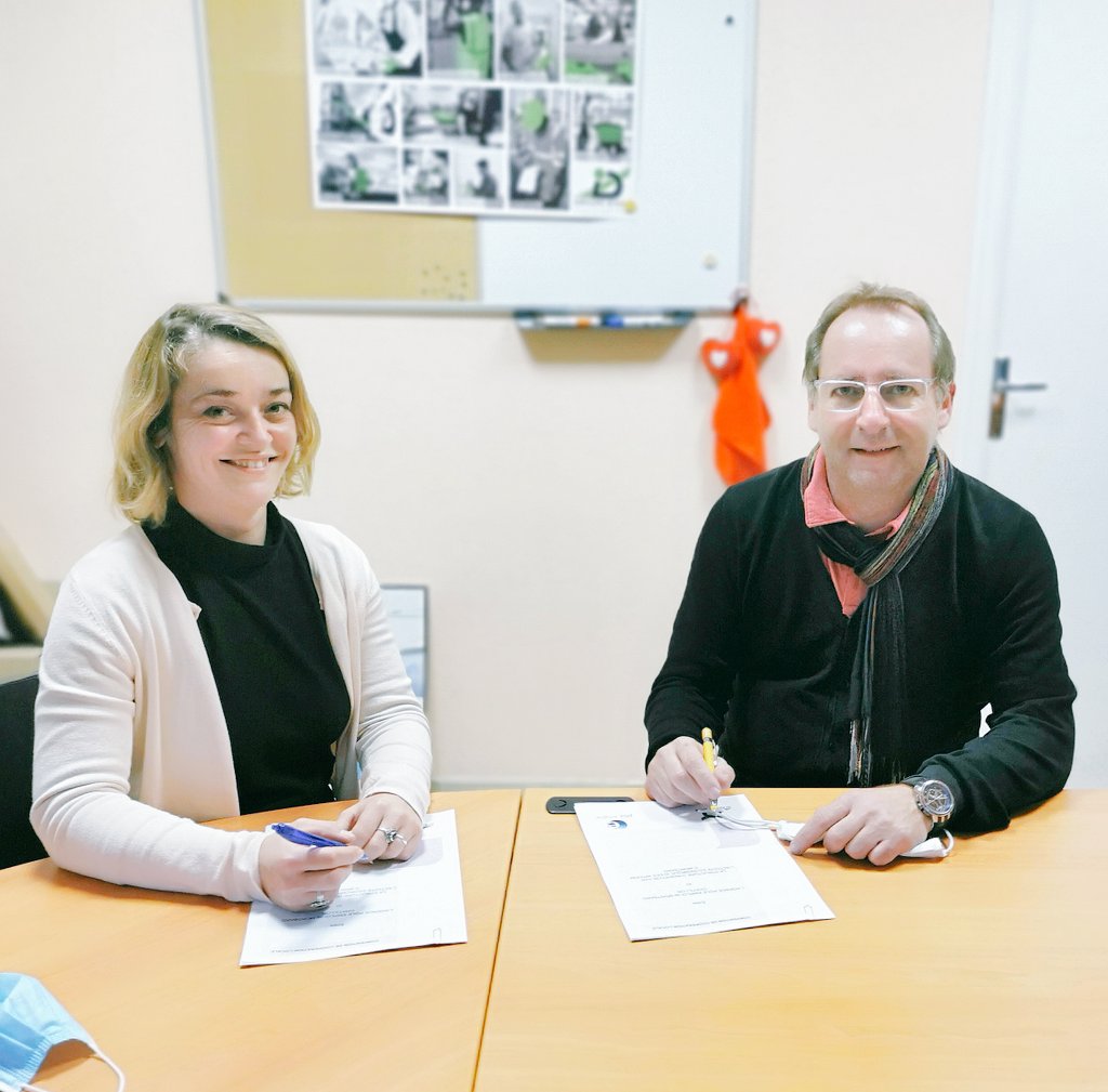 Saulnier_Ber's tweet photo. Signature convention de partenariat entre #Poleemploi #Montbard et l' agence intérim d'insertion IDÉES  intérim. #TousMobilises pour accompagner les entreprises en difficultés de recrutement. https://t.co/xrnB9wOkaP