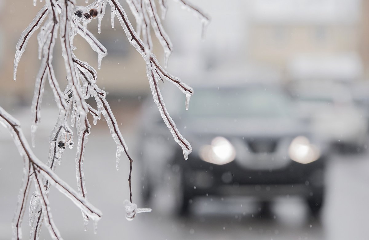 CP24's tweet photo. Environment Canada issues freezing rain warnings for parts of Ontario 
https://t.co/OsdpBONlzI https://t.co/jz1YrUply7