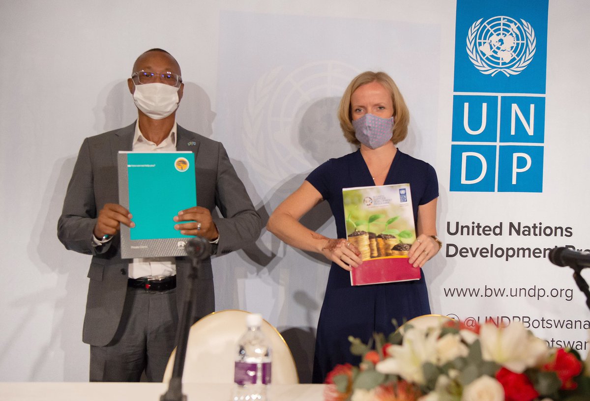 ATISASDP's tweet photo. Mon 15 Nov- @UNDP_Botswana & @FNB_Botswana entered into #partnership to support the growth & sustainability of #SMEs in 🇧🇼 via #UNDPSDP.
“We are pleased to have partnered w/ FNB, for provision of holistic financing packages, tailored towards the needs of SMEs”- @IndreboAlshaikh https://t.co/XDlgwTc7ZT