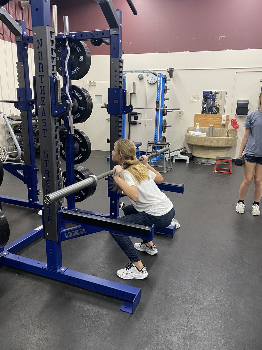 RebelStrengthNE's tweet photo. Squat check! Youngbloods were under the bar. Work to do but progressing nicely. https://t.co/Zi8gnAfG32