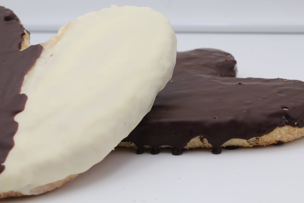 GoxatuEgibide's tweet photo. Ya tenéis a vuestra disposición nuestras famosas PALMERAS. Hay en dos sabores, coco y cobertura de chocolate. #goxatu #repostería #artesanal https://t.co/0DxEYU388i